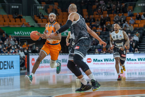 这些都是他 这些都是他