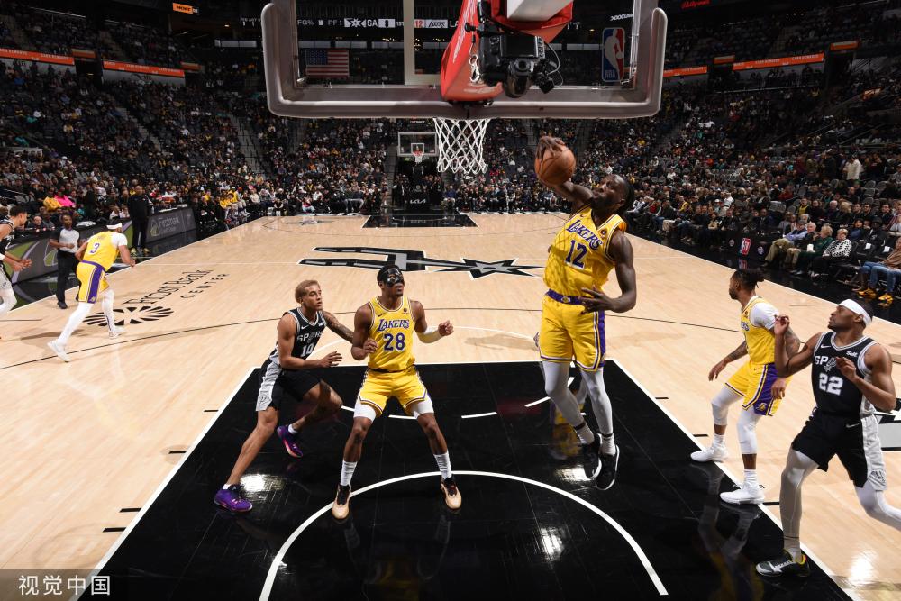 紧张氛围中 紧张氛围中