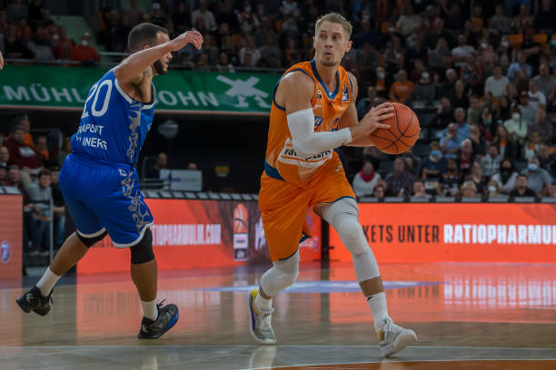 阿隆索的执 阿隆索的执