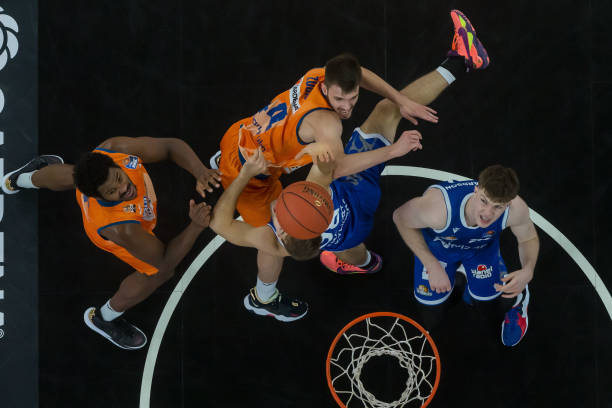 U国少的中 U国少的中