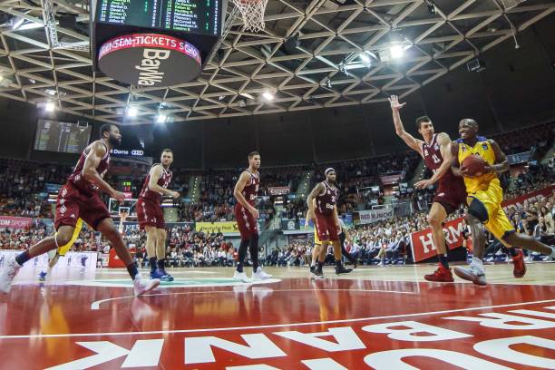 的半决赛中 的半决赛中