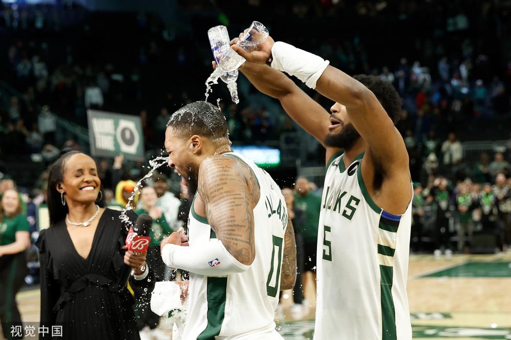 她在多个项 她在多个项